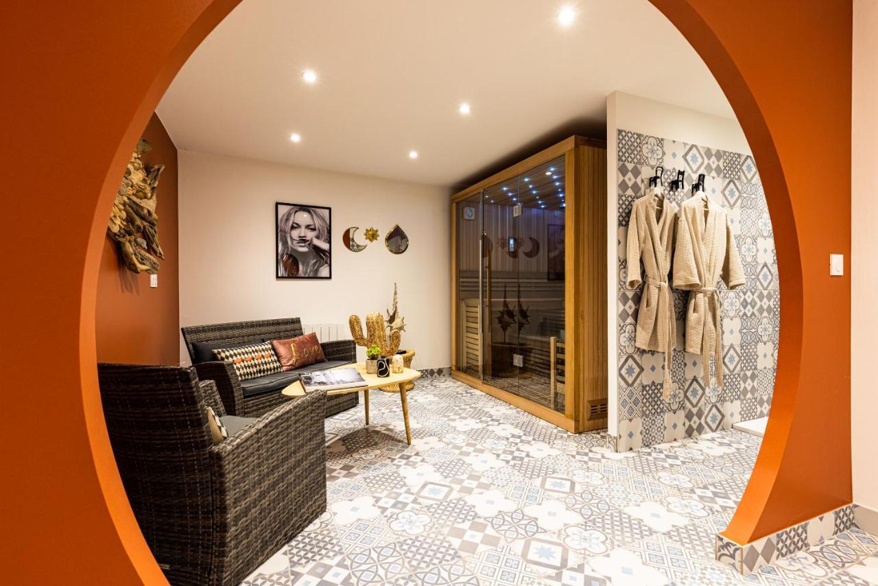 Le 49 Cote Parc & Spa Domblans エクステリア 写真