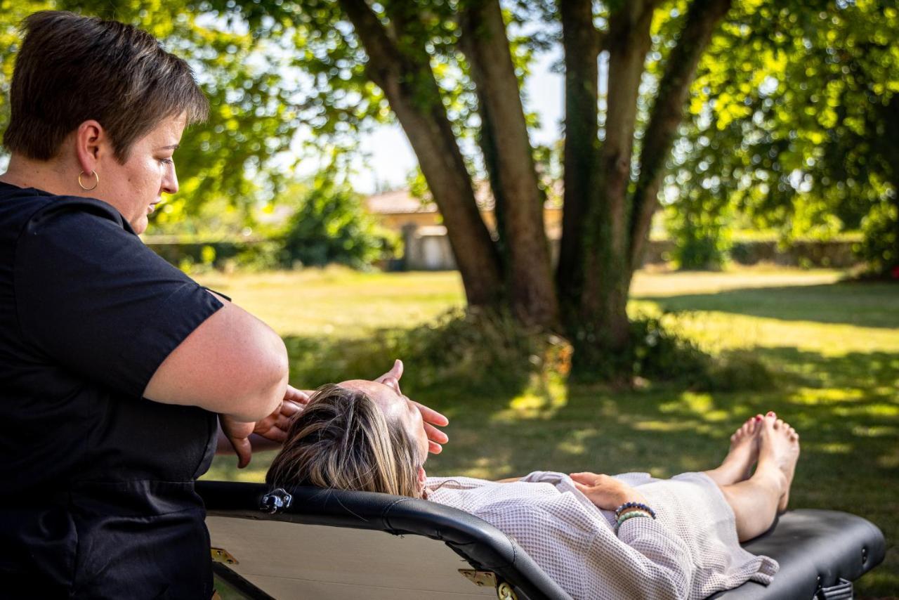 Le 49 Cote Parc & Spa Domblans エクステリア 写真