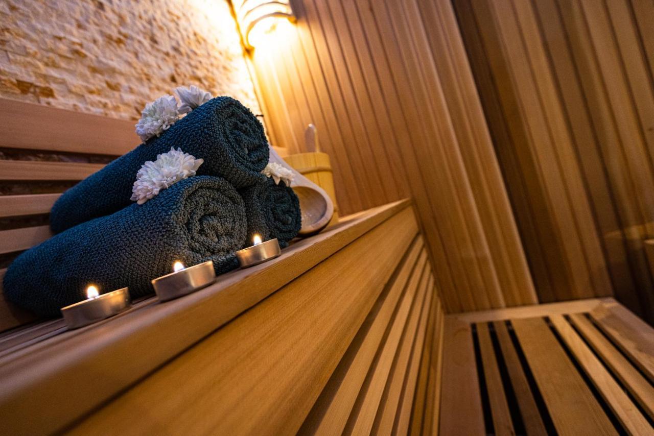 Le 49 Cote Parc & Spa Domblans エクステリア 写真